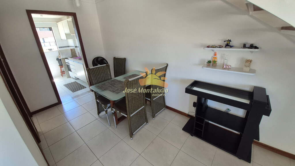 Vendo duplex com cobertura gourmet e 2 suítes, na Praia de Stella Maris, Salvador.