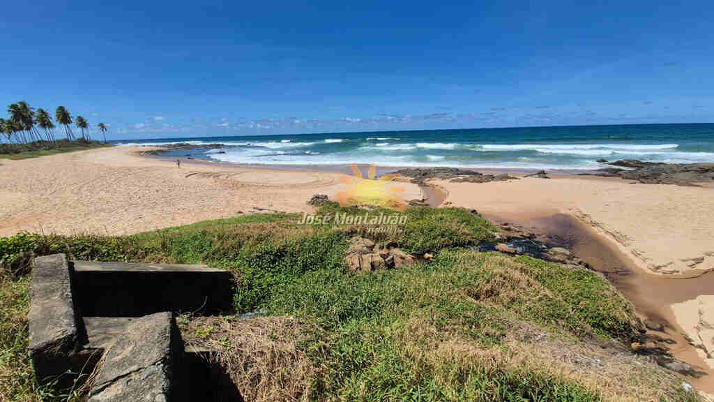 Vendo duplex com cobertura gourmet e 2 suítes, na Praia de Stella Maris, Salvador.