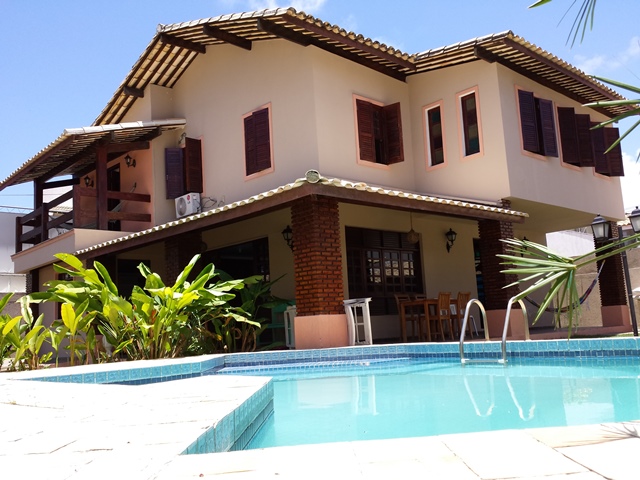 Alugo Casa 5 quartos em Vilas do Atlântico, Bahia.