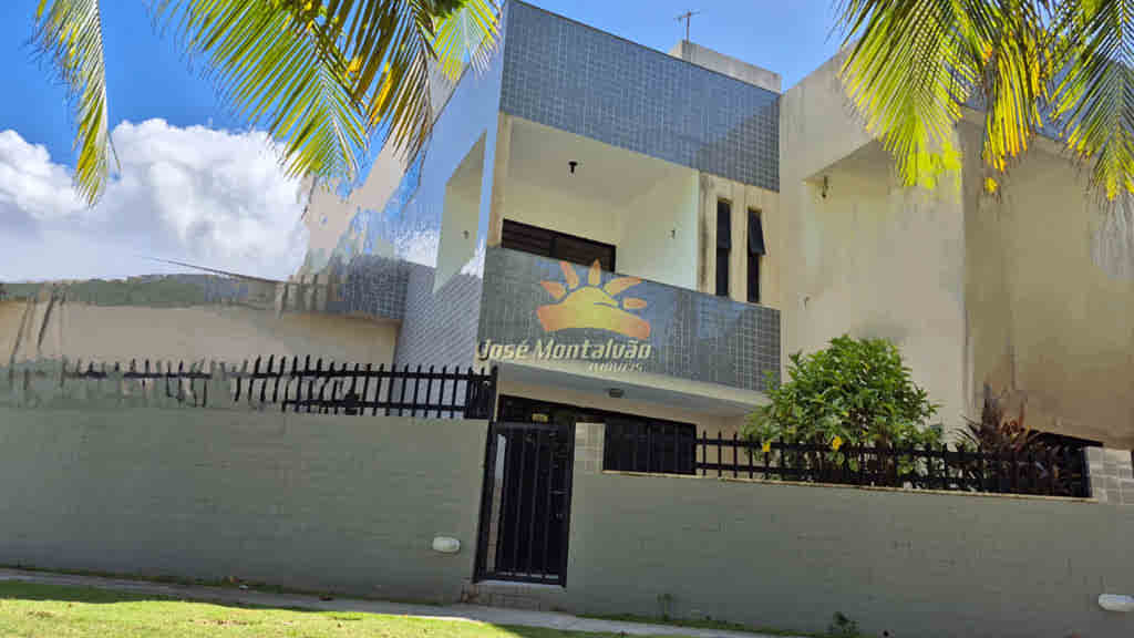 A louer ! triplex village avec penthouse, 4 chambres, vue sur la mer et à 20m de Praia do Flamengo, Salvador.