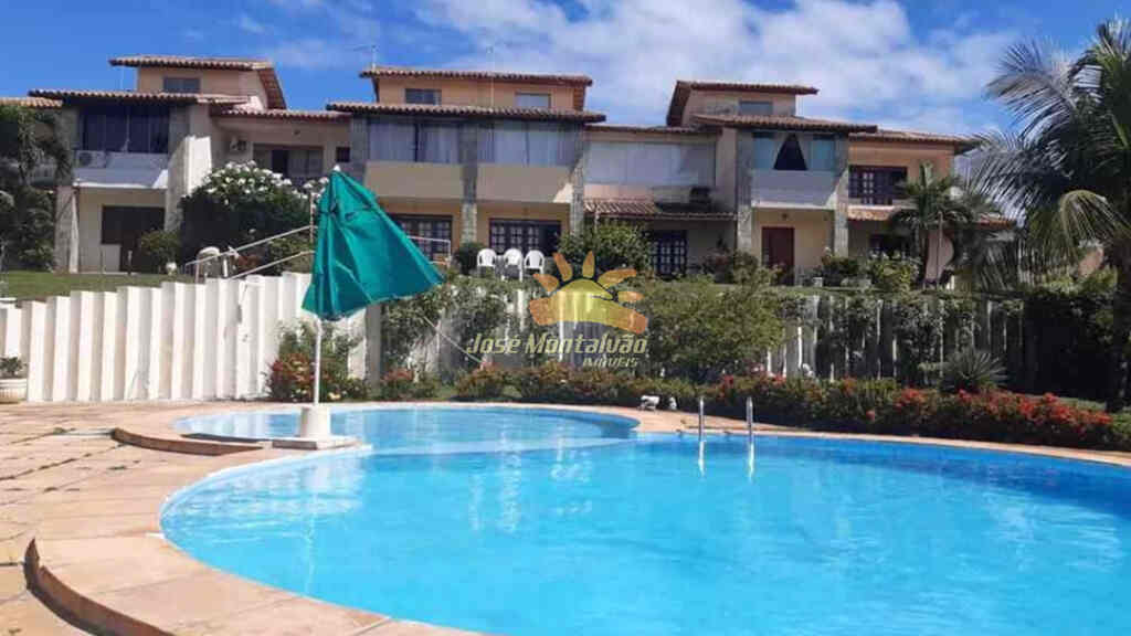 Alugo Village mobiliado 4 quartos na Praia do Flamengo, Salvador, Bahia.